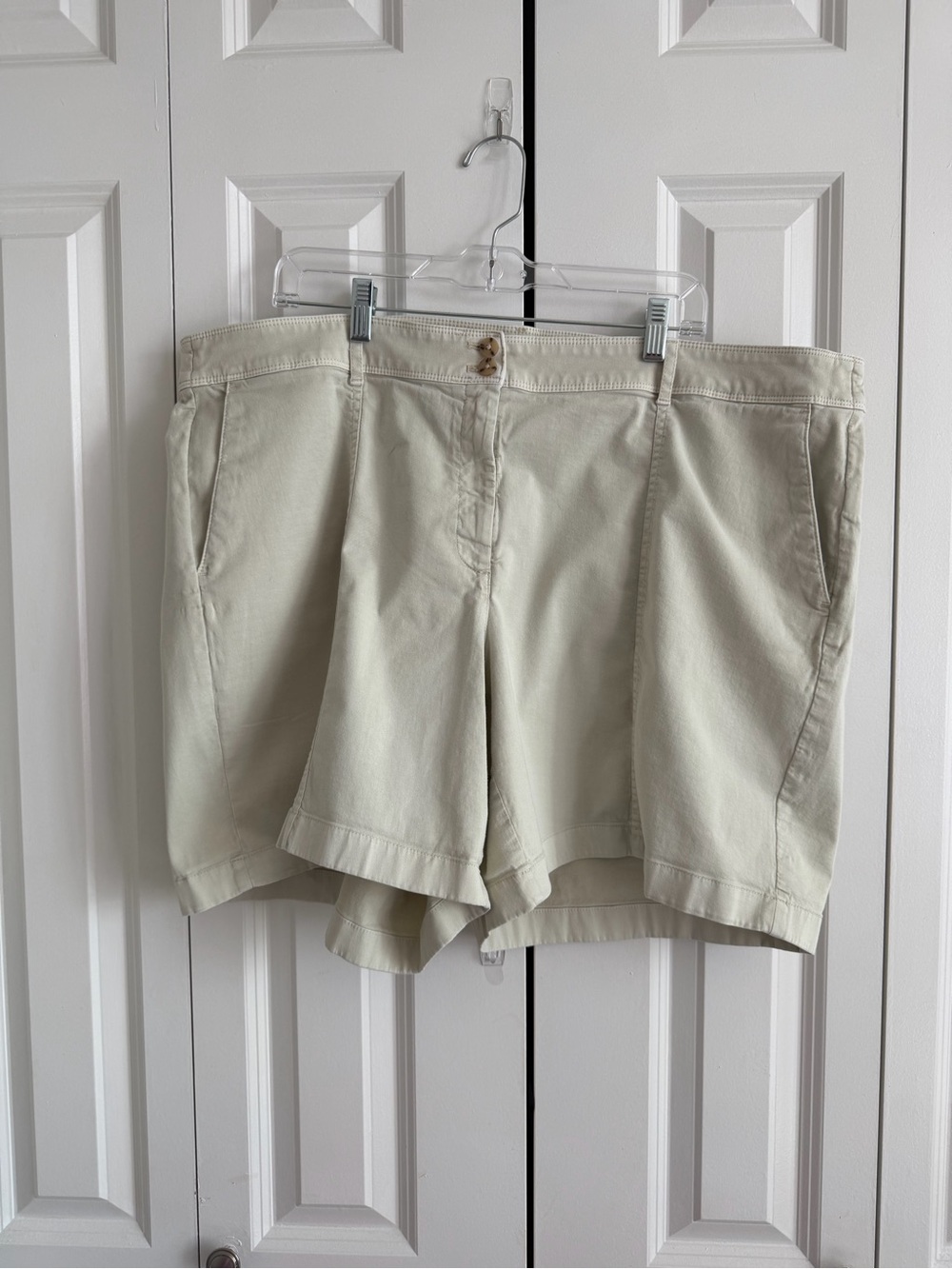 J. Jill Light Cream Women's Bermuda Shorts